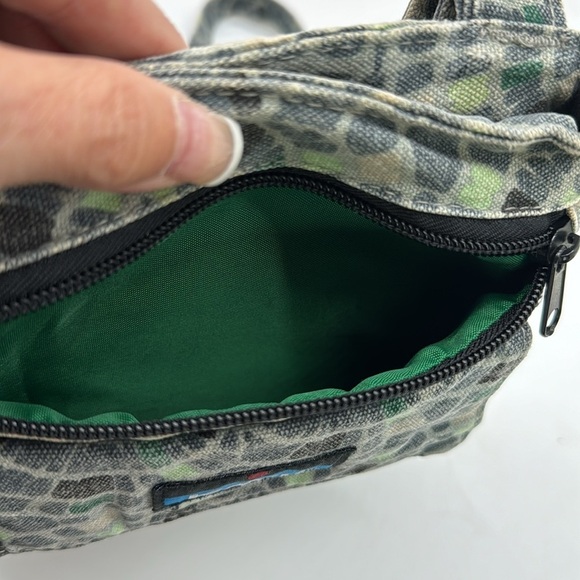 Kavu Gray Green Print Crossbody Bag MCB6736R - Picture 7 of 13
